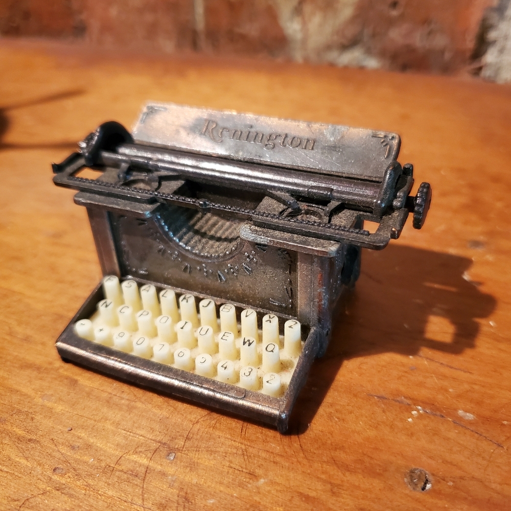 Vintage Remington Typewriter Metallic Pencil Sharpener